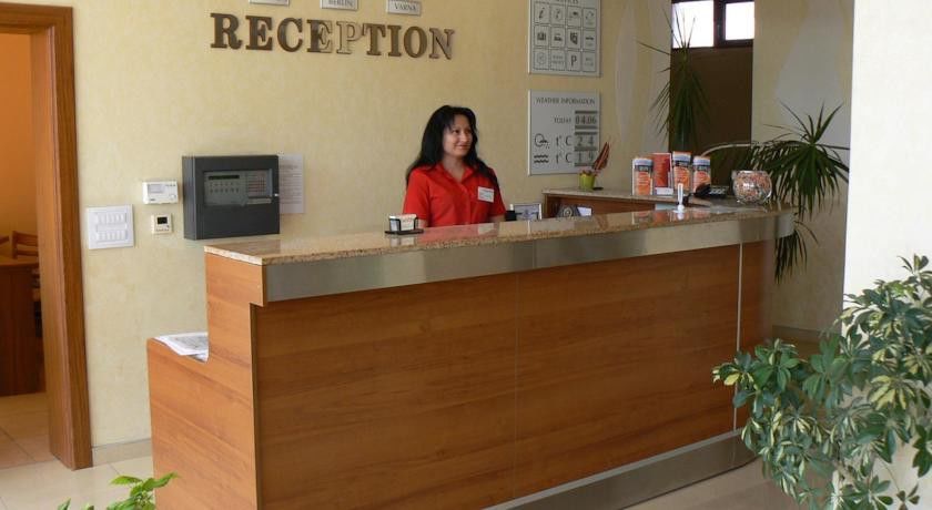 Adamo Hotel Warna Exterior foto