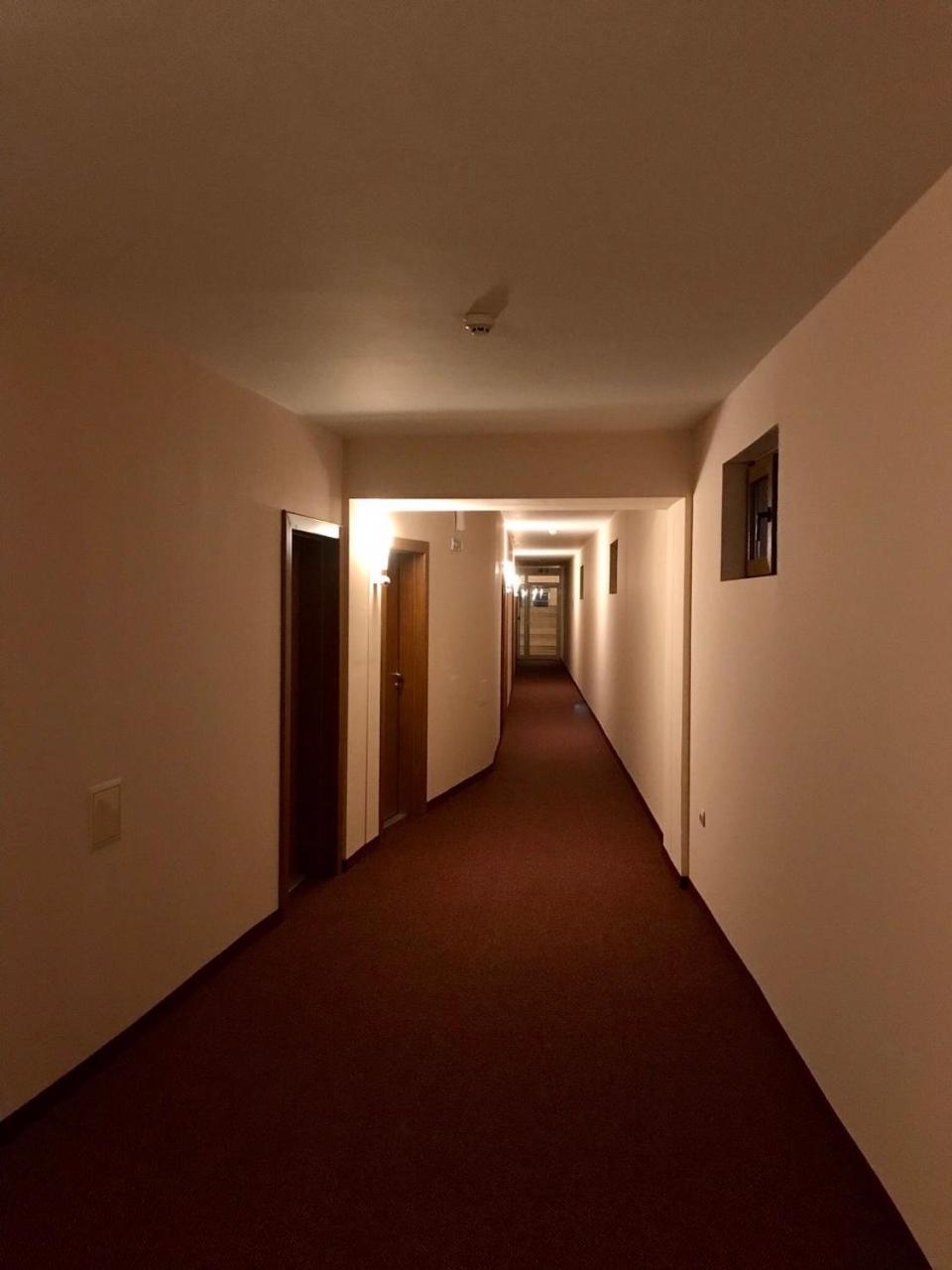 Adamo Hotel Warna Exterior foto